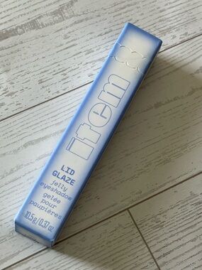 NIB Item Beauty Lid Glaze Jelly Eyeshadow in Sunday 3am (discontinued)